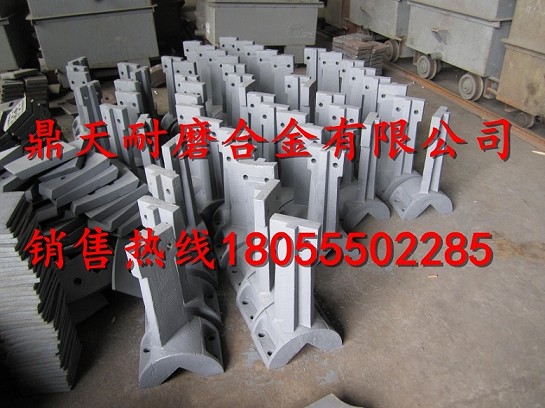岳首筑路2000瀝青拌合樓側襯板、岳首筑路拌葉片、振動(dòng)篩網(wǎng)價(jià)格